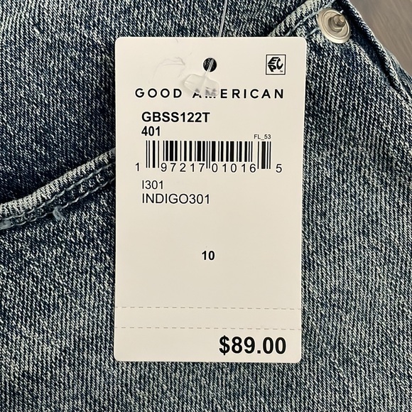 Good American Bombshell Short - Picture 4 of 4